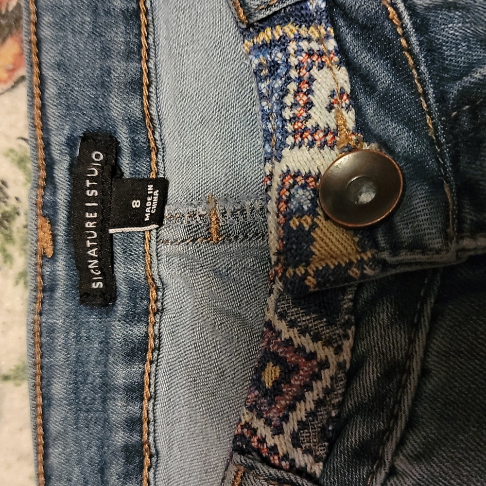 Signature Studio Blue jeans size 8 womens.